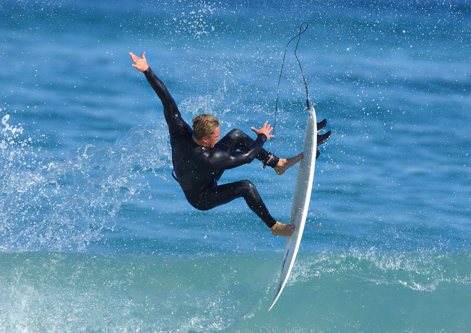 Scott_Pritchett_surfing