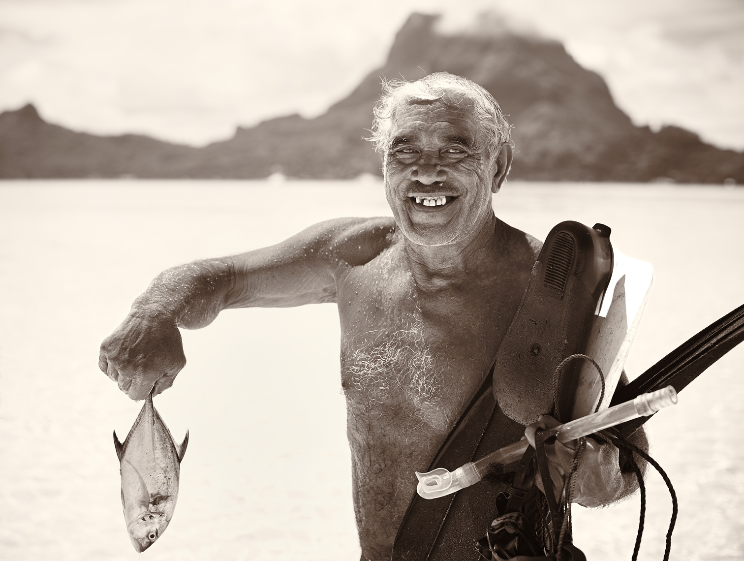 Tahiti_pg_fisherman